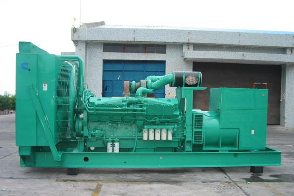 隆德工厂发电机应急发电时如何更准确地检查发电机状态？