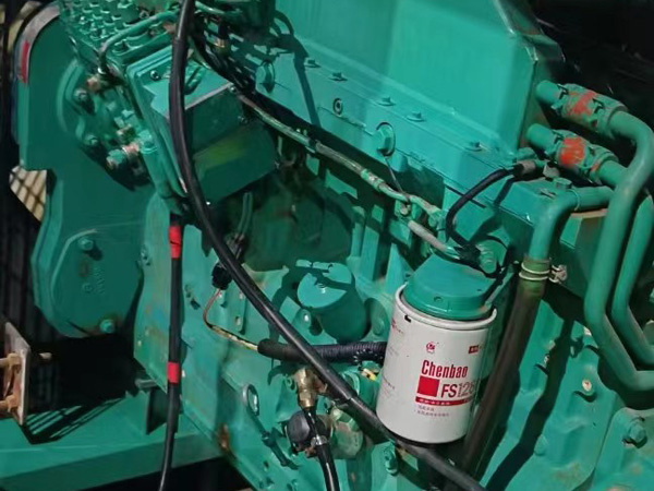 隆德如何确定新的发电机组控制系统是否与原系统兼容？