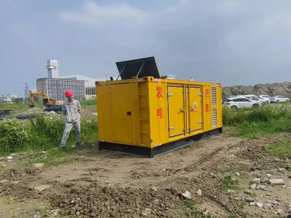 隆德200KW柴油发电机机组每小时的油耗量受哪些因素影响？