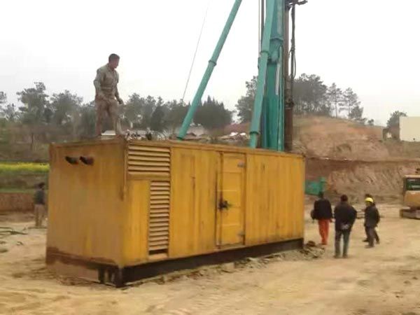 隆德如何判断水冷式机油散热器密封件是否需要更换？